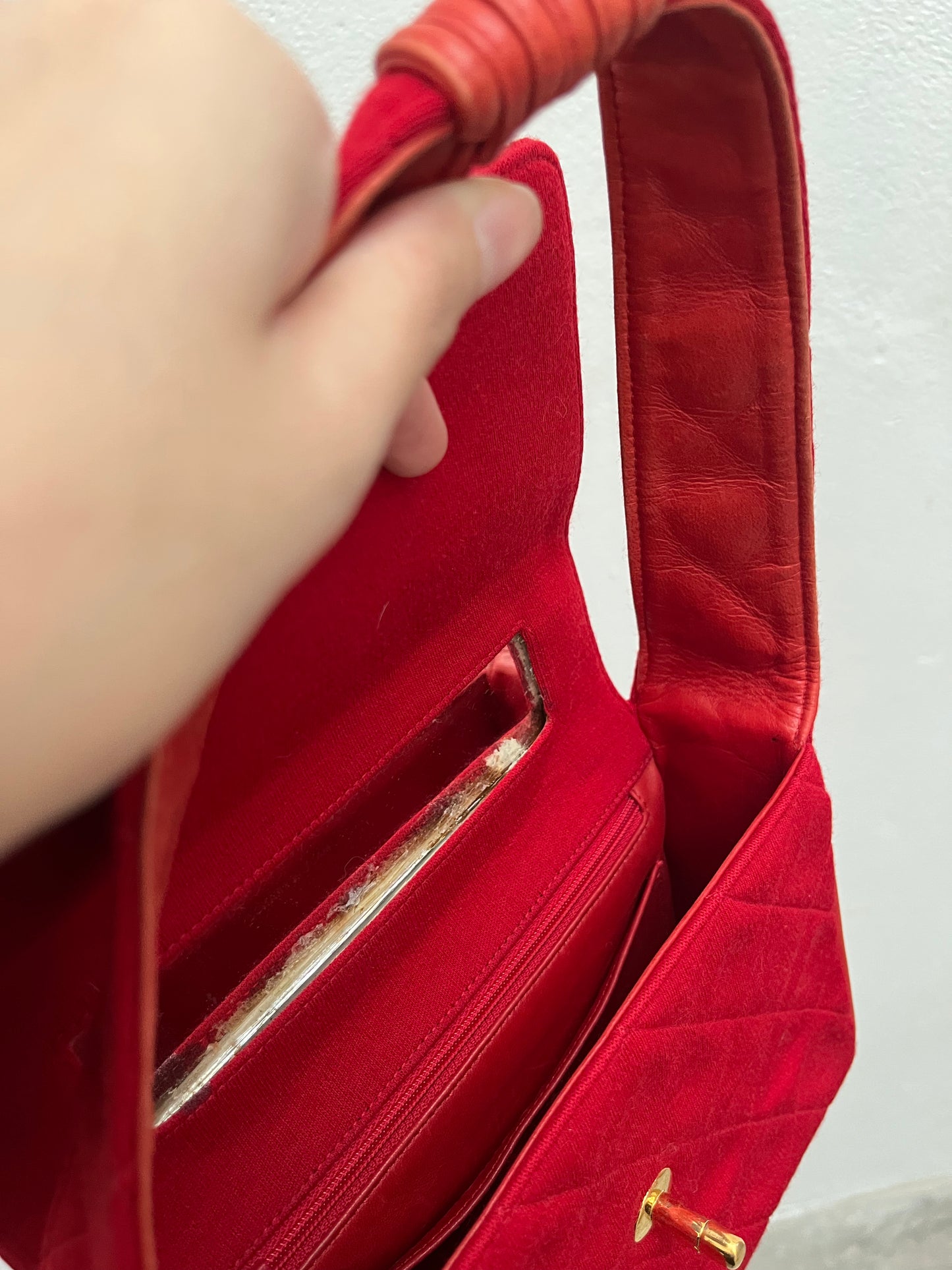 CHANEL HANDBAG IN RED CANVAS FLAP BAG