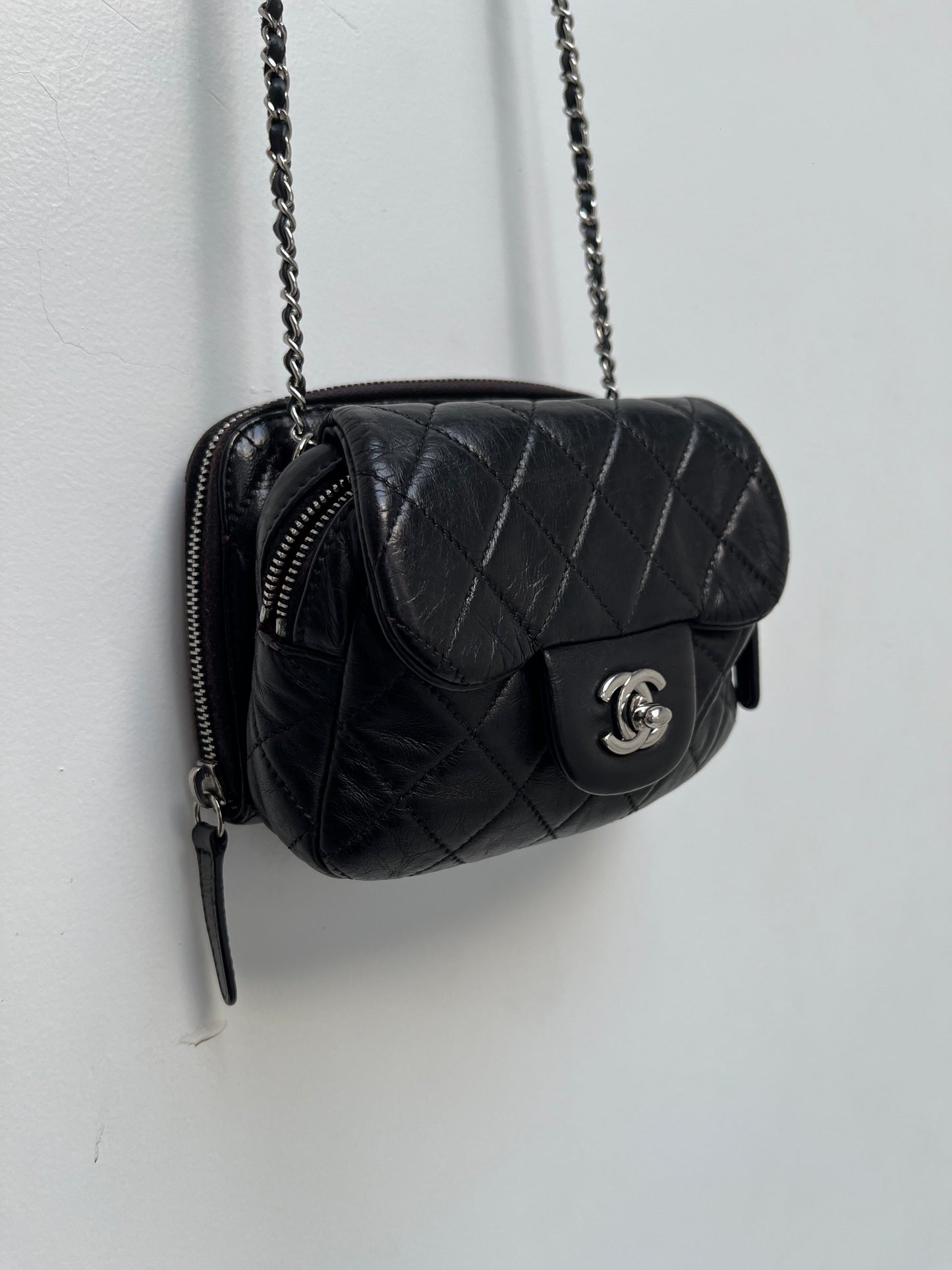 CHANEL BLACK LAMSKIN MINIFLAP WALLET ON A CHAIN