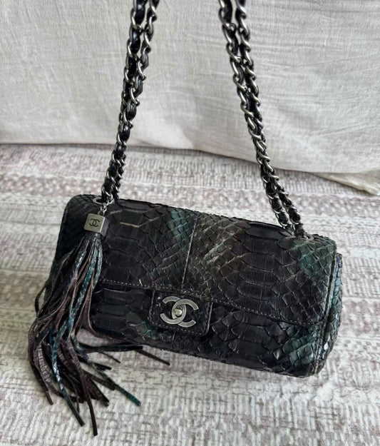 CHANEL SOHO FLAP BAG