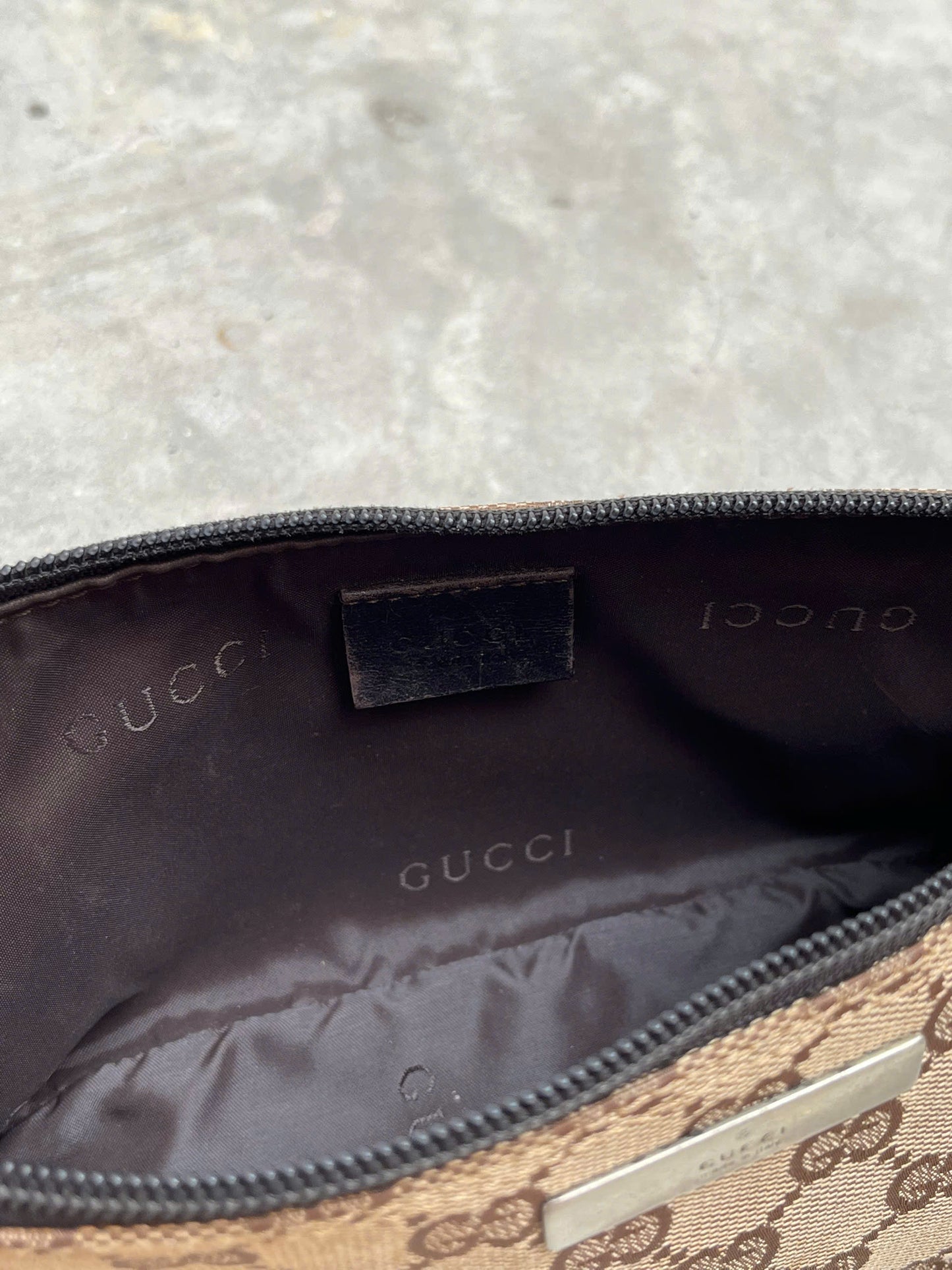 GUCCI BOAT GG MONOGRAM