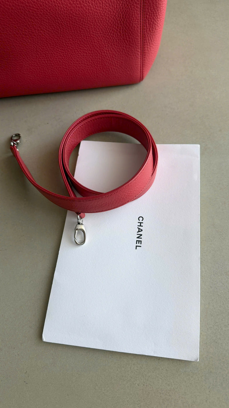 CHANEL CERF EXECUTIVE 2 WAY LEATHER TOTE BAG