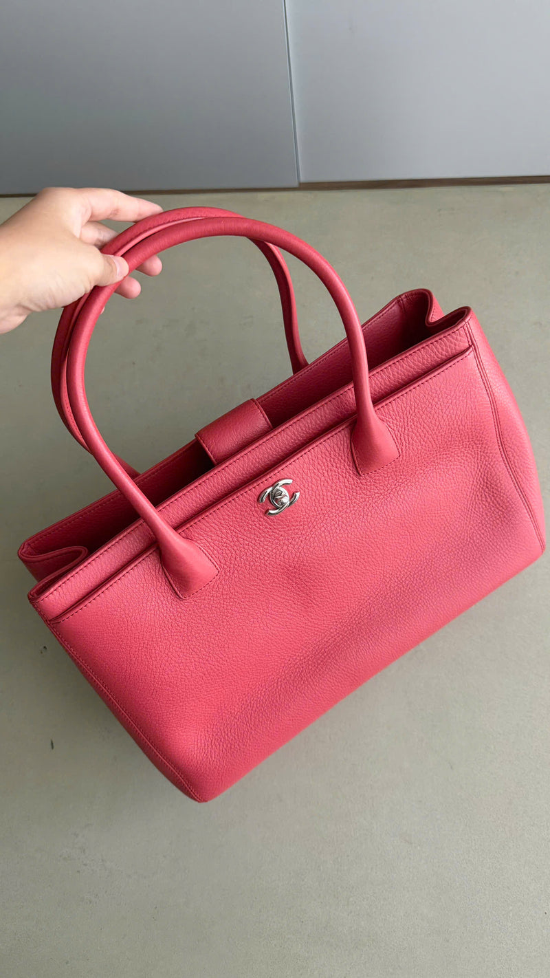 CHANEL CERF EXECUTIVE 2 WAY LEATHER TOTE BAG